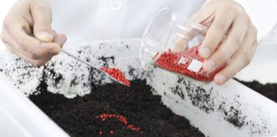 Plásticos en el compost: ensayos prácticos para determinar la composición del polímero